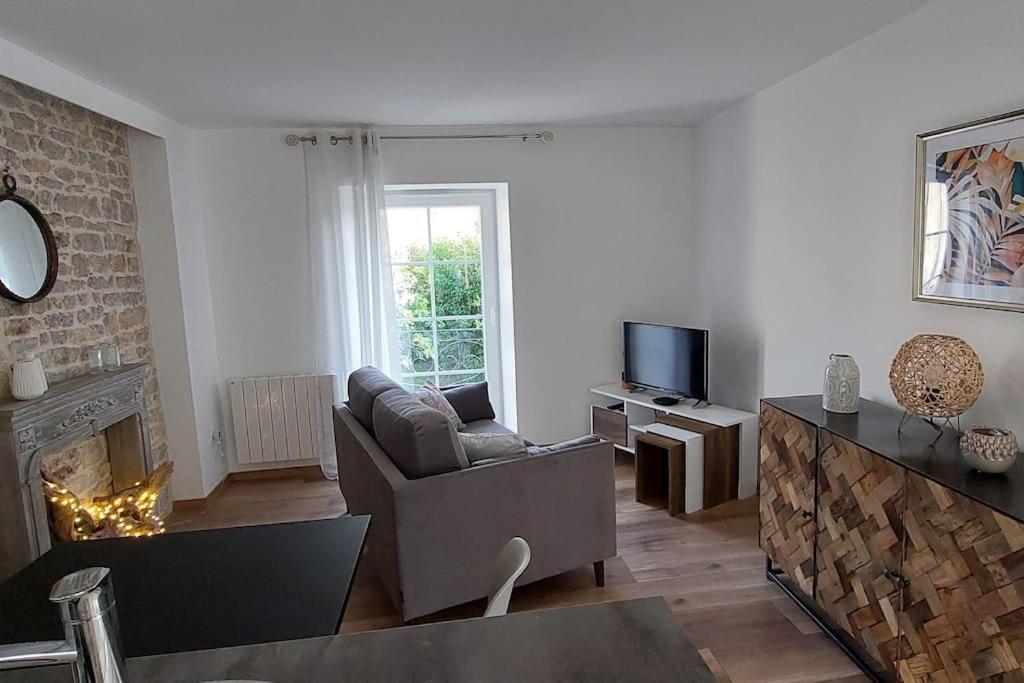 Gite Chez Marianne- La Halte Jurassienne Montmorot ภายนอก รูปภาพ